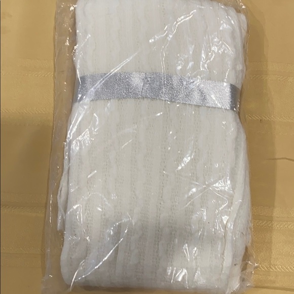 NIP NY and Co white cable fringe scarf gloves set - Picture 8 of 9